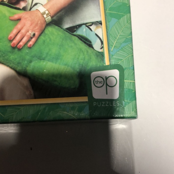 Brand new The OP The Golden Girls 1000 piece puzzle - Picture 3 of 5